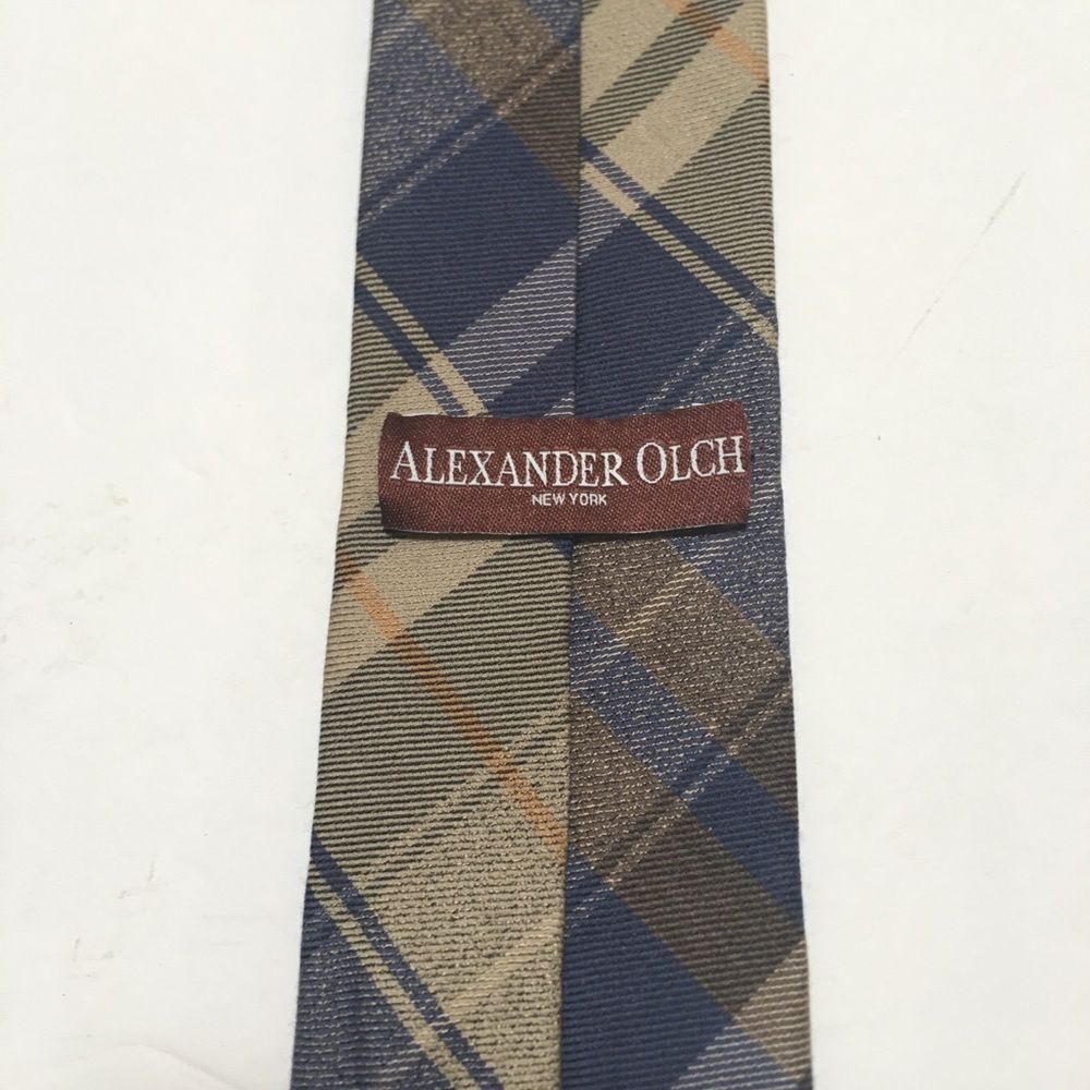 ALEXANDER OLCH  - Picture 3 of 3